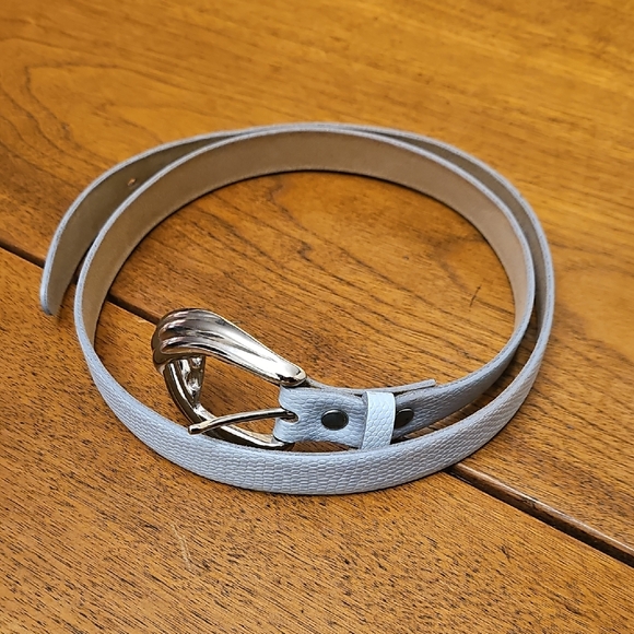 Vintage Women's Baby Blue Belt With Silver Buckle - Picture 3 of 3